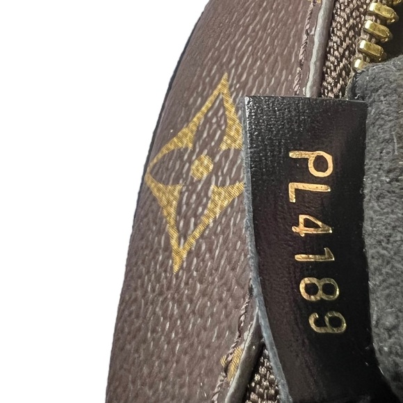 LOUIS VUITTON x LEAGUE OF LEGENDS LIMITED EDITION CHAPEAU BAG MM - Picture 14 of 15